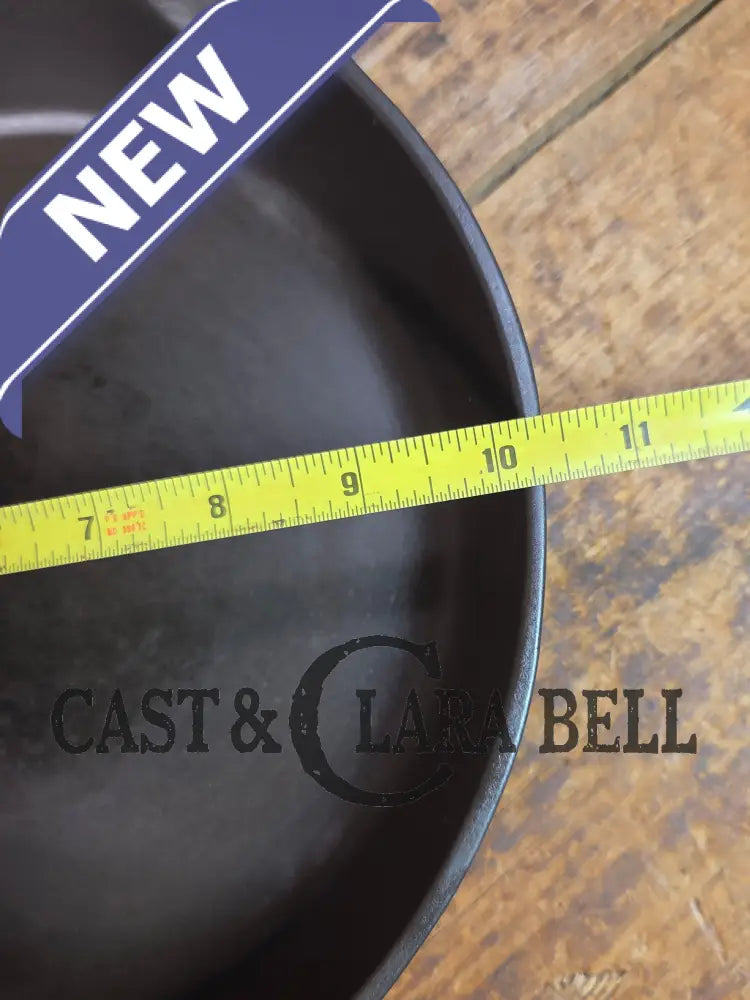 The Classic! 1930’s Wagner Ware #8 Cast Iron Skillet with Stylized Logo 1058 T - Skillet