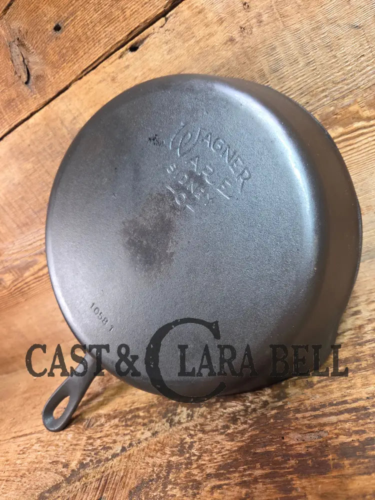 The Classic! 1930’s Wagner Ware #8 Cast Iron Skillet with Stylized Logo 1058 T - Skillet
