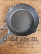 The Classic! 1930’s Wagner Ware #8 Cast Iron Skillet with Stylized Logo 1058 Y - Skillet