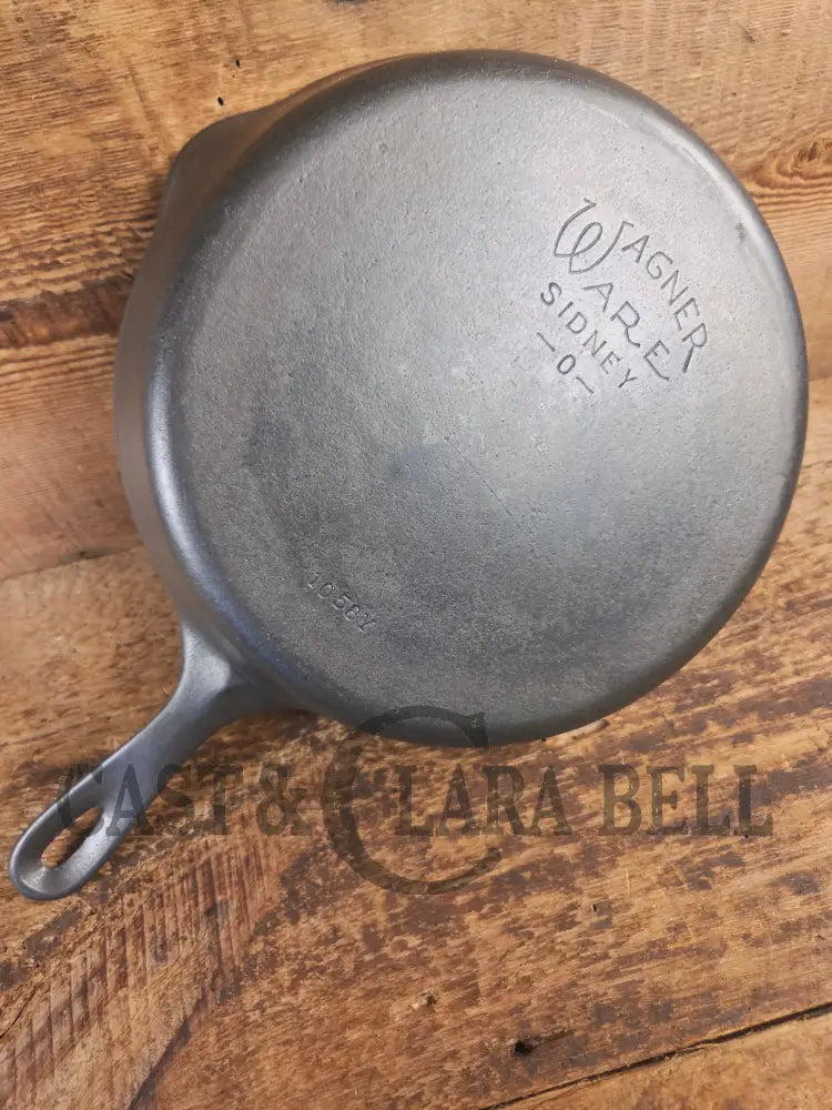 The Classic! 1930’s Wagner Ware #8 Cast Iron Skillet with Stylized Logo 1058 Y - Skillet