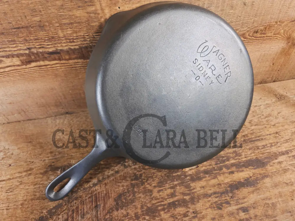 The Classic! 1930’s Wagner Ware #8 Cast Iron Skillet with Stylized Logo 1058 Y - Skillet