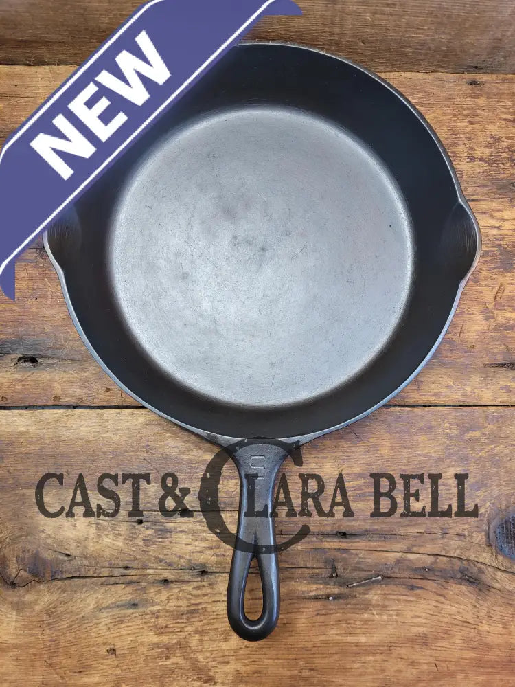 The Classic! 1940’S Griswold No. 8 Cast Iron Skillet With Small Block Logo And Smooth Bottom 704 D.