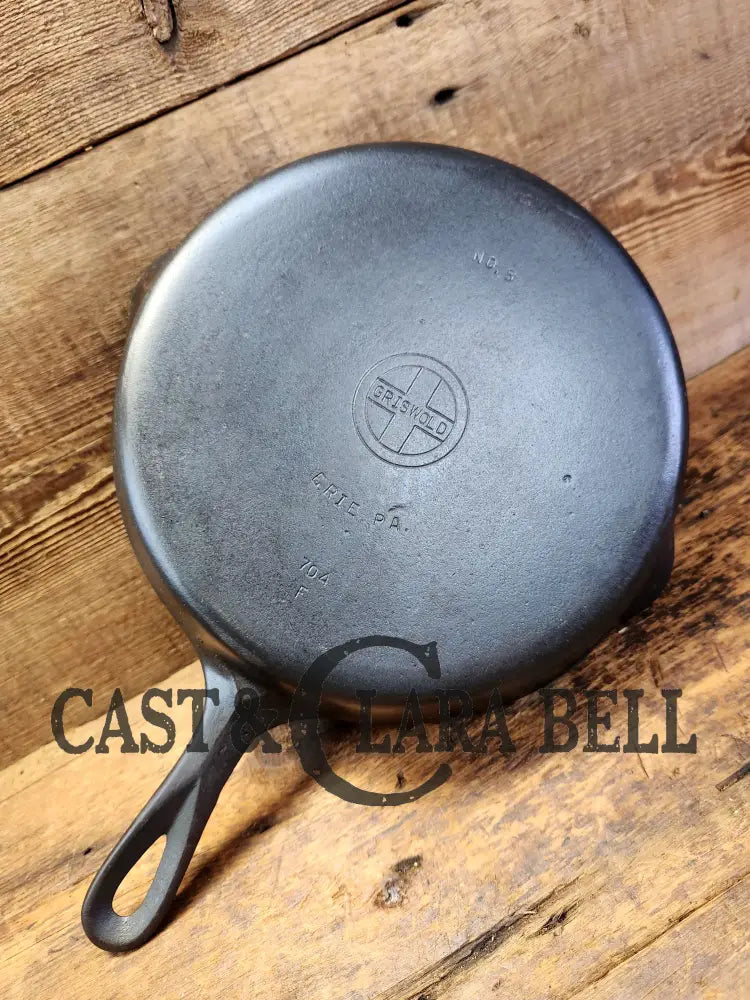 The Classic! 1940’S Griswold No. 8 Cast Iron Skillet With Small Block Logo And Smooth Bottom 704 F