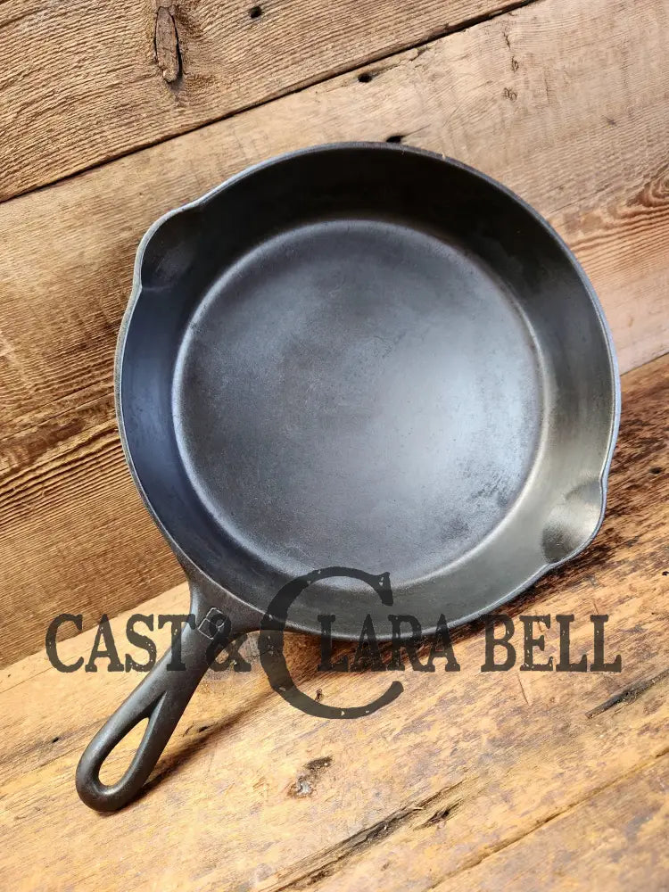 The Classic! 1940’S Griswold No. 8 Cast Iron Skillet With Small Block Logo And Smooth Bottom 704 F