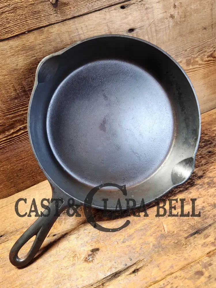 The Classic! 1940’S Griswold No. 8 Cast Iron Skillet With Small Block Logo And Smooth Bottom 704 G