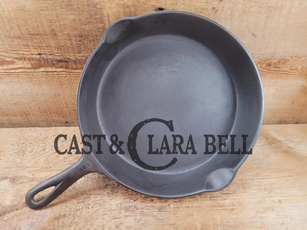 The Classic 8! 1940’s Griswold No. 8 Cast Iron Skillet with Small Block Logo 704 R Skillet