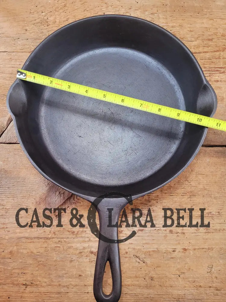 The Classic 8! 1940’s Griswold No. 8 Cast Iron Skillet with Small Block Logo 704 R Skillet