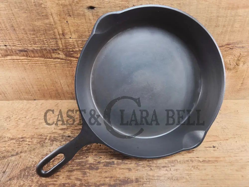 The Classic 8! 1940’s Iron Mountain by Griswold #8 Skillet with Heat Ring 1033. Unique brand from an iconic company