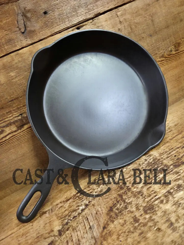 The Classic 8! 1940’s Iron Mountain by Griswold #8 Skillet with Heat Ring 1033. Unique brand from an iconic company