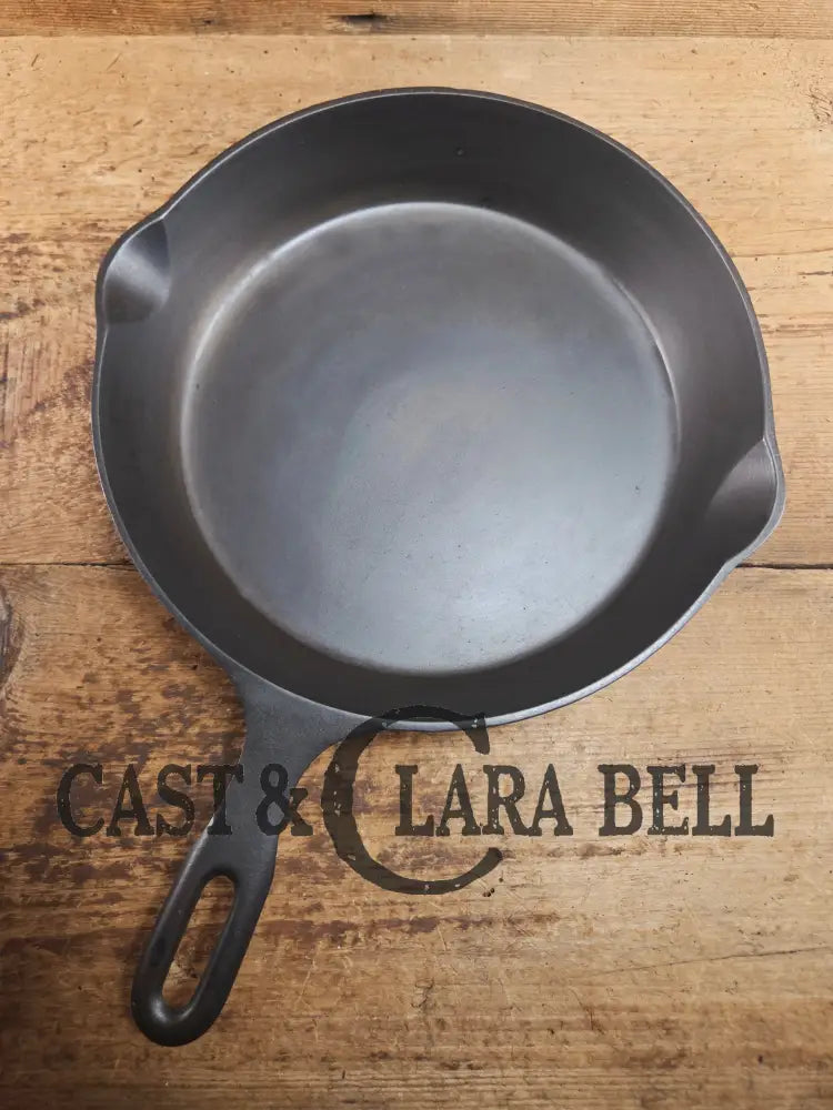 The Classic 8! 1940’s Iron Mountain by Griswold #8 Skillet with Heat Ring 1033. Unique brand from an iconic company