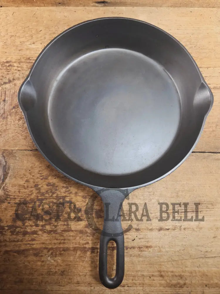 The Classic 8! 1940’s Iron Mountain by Griswold #8 Skillet with Heat Ring 1033. Unique brand from an iconic company