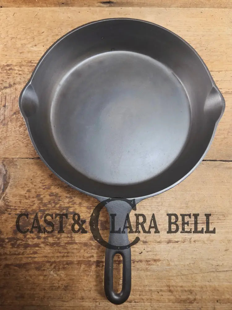 The Classic 8! 1940’s Iron Mountain by Griswold #8 Skillet with Heat Ring 1033. Unique brand from an iconic company