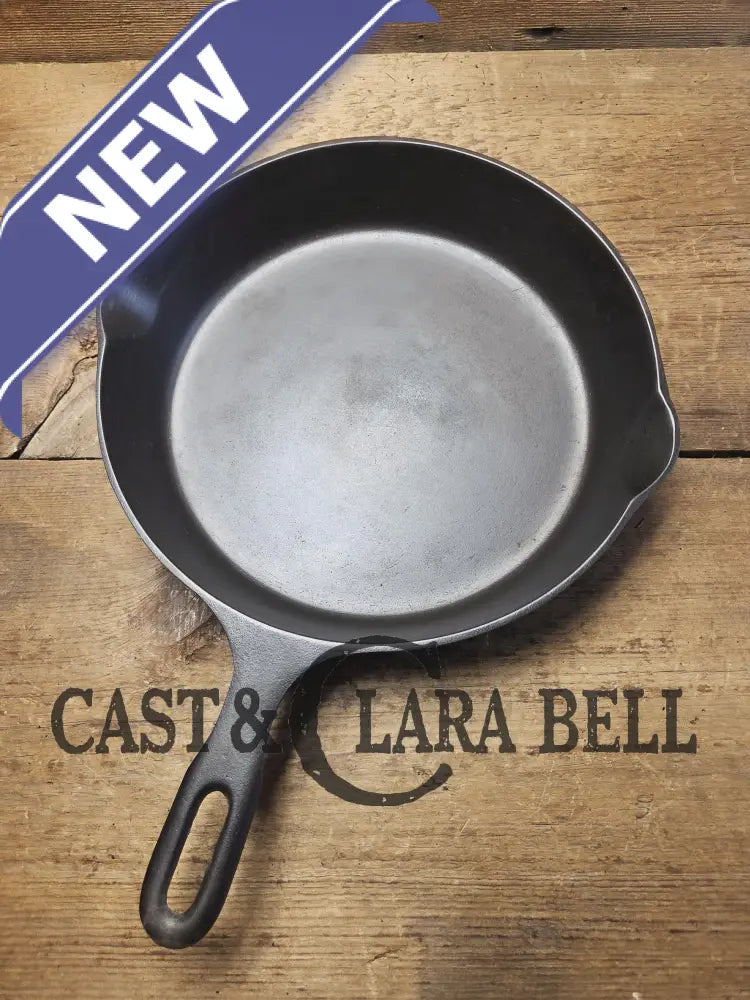 The Classic 8! 1940’s Iron Mountain by Griswold #8 Skillet with Heat Ring 1033. Unique brand from an iconic company