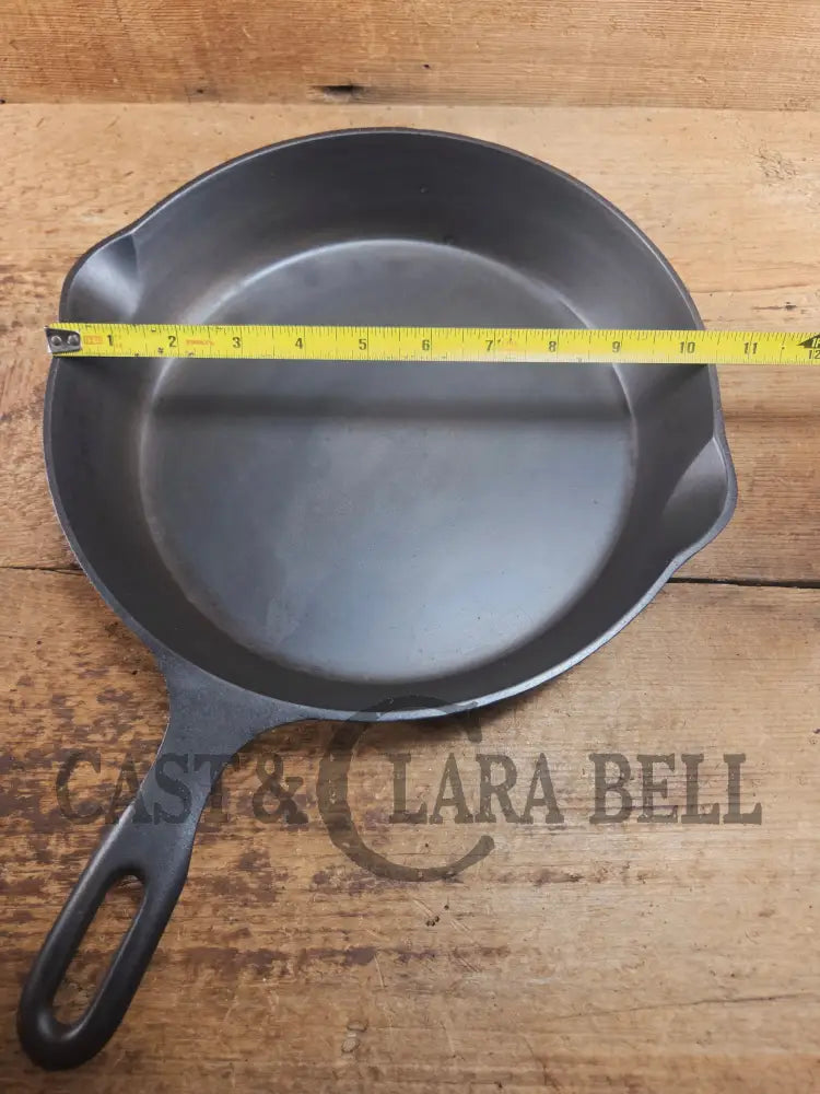 The Classic 8! 1940’s Iron Mountain by Griswold #8 Skillet with Heat Ring 1033. Unique brand from an iconic company