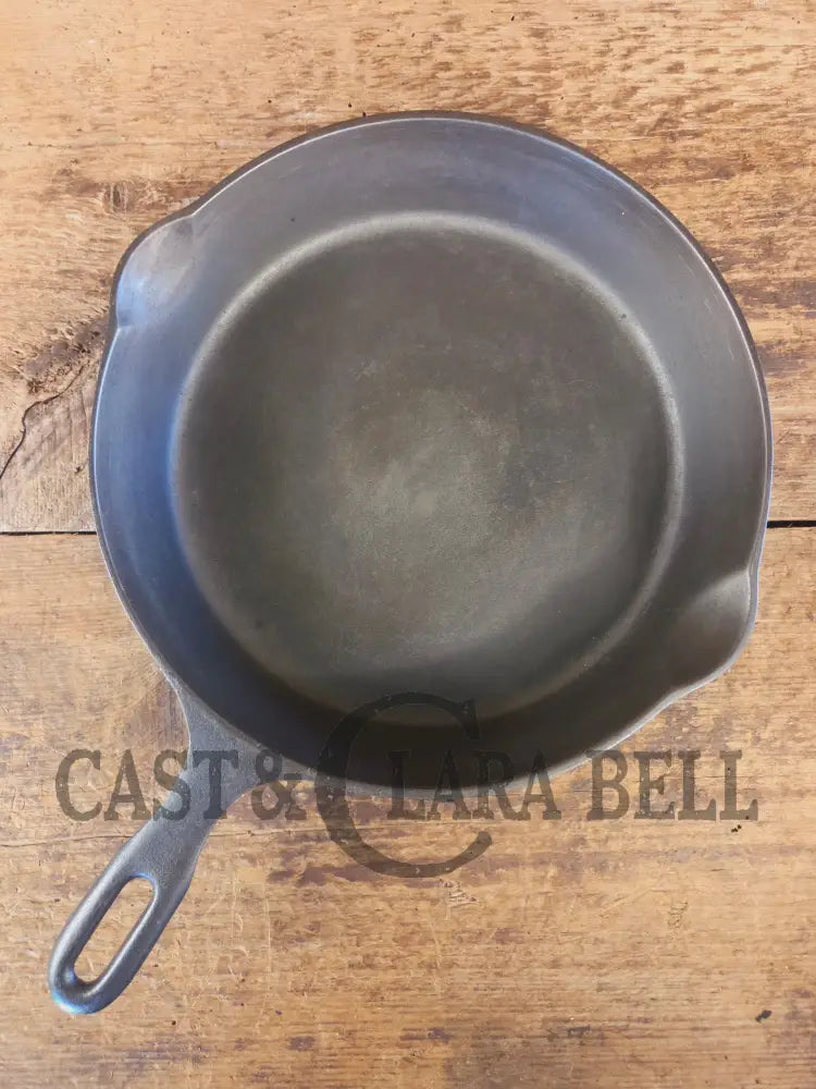 The Classic 8! 1940’s Iron Mountain by Griswold #8 Skillet with Heat Ring 1033. Unique brand from an iconic company
