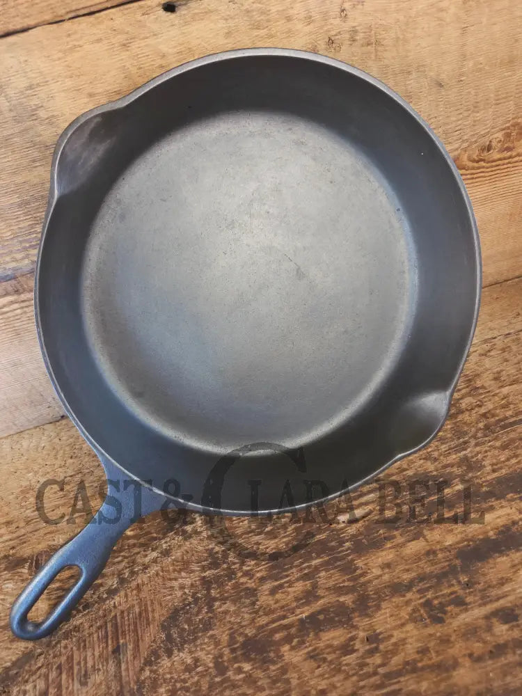 The Classic 8! 1940’s Iron Mountain by Griswold #8 Skillet with Heat Ring 1033. Unique brand from an iconic company