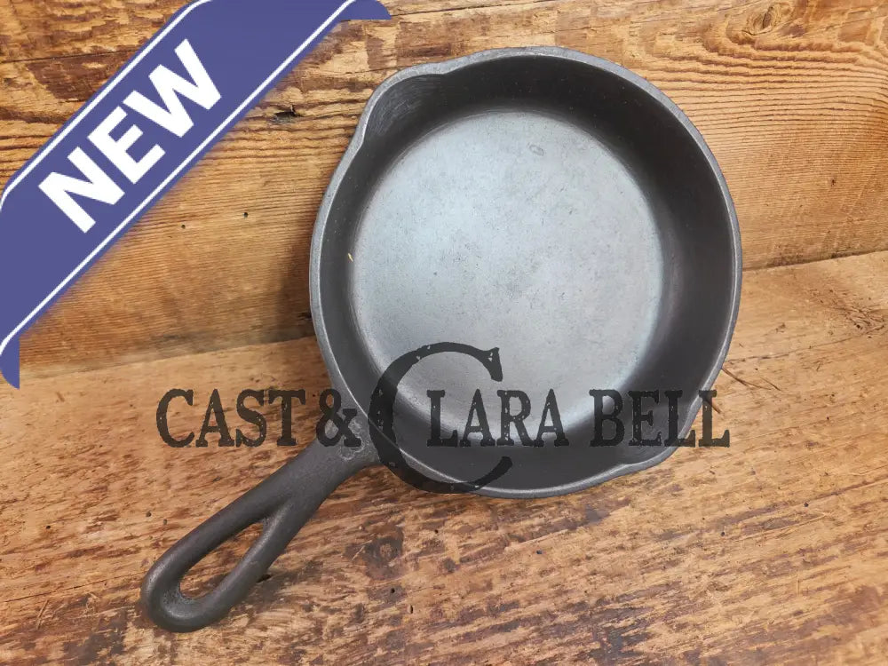 The Classic Egg Skillet. 1930’s Wagner Ware #3 Cast Iron Egg Skillet 1053 Z Skillet