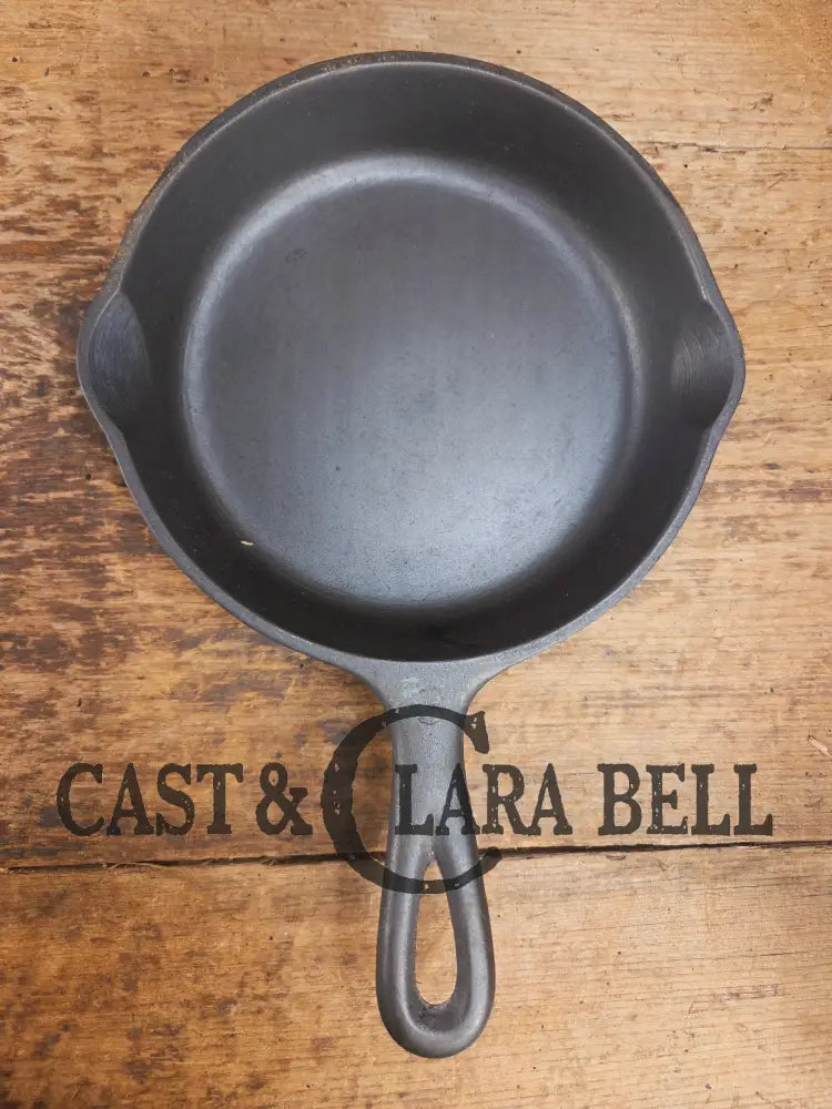 The Classic Egg Skillet. 1930’s Wagner Ware #3 Cast Iron Egg Skillet 1053 Z Skillet