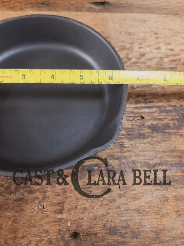 The Classic Egg Skillet. 1930’s Wagner Ware #3 Cast Iron Egg Skillet 1053 Z Skillet