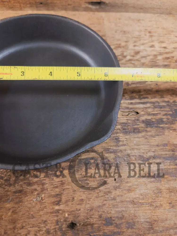 The Classic Egg Skillet. 1930’s Wagner Ware #3 Cast Iron Egg Skillet 1053 Z Skillet
