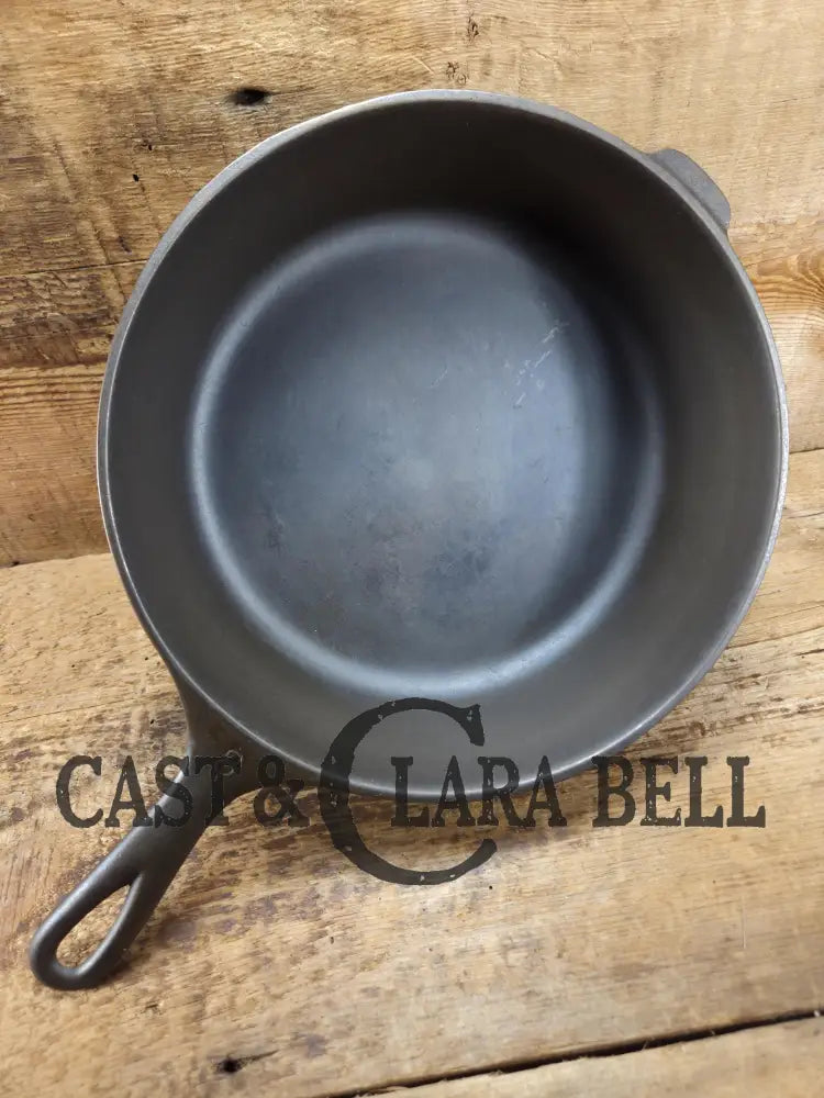 The Classic fryer! Our most popular Wagner Ware #8 Cast Iron Chicken Fryer 1088 K SC24 Skillet