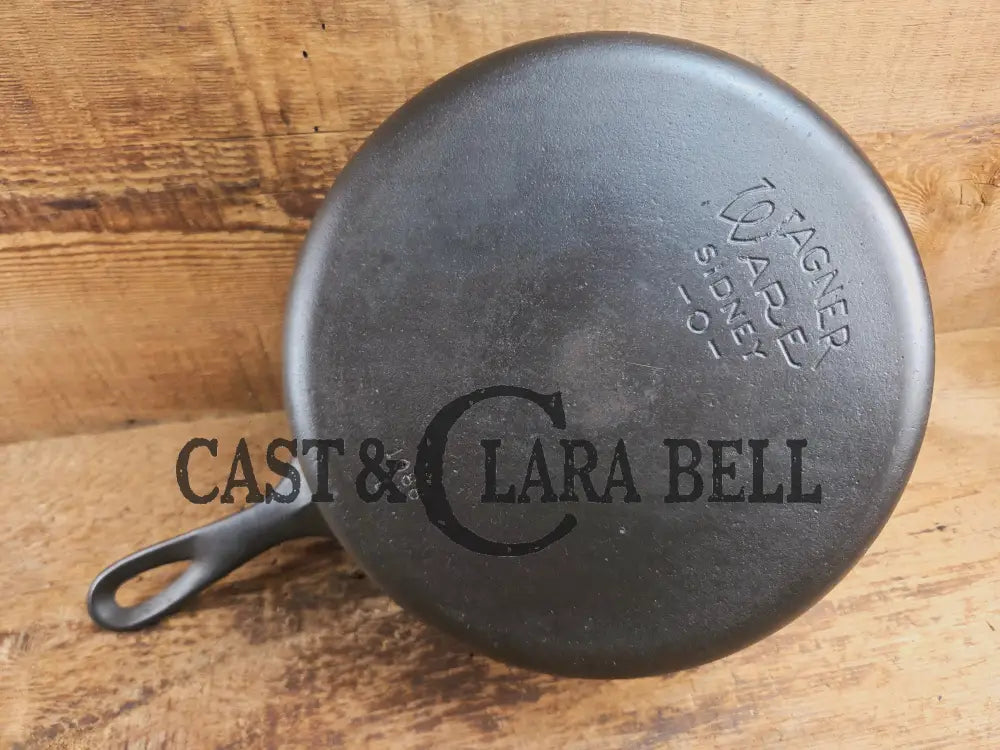 The Classic fryer! Our most popular Wagner Ware #8 Cast Iron Chicken Fryer 1088 Skillet