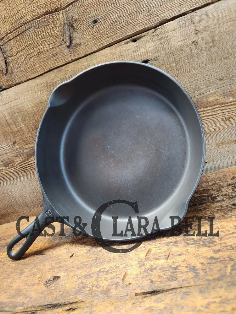 The Classic! Griswold #8 Cast Iron Skillet With Large Block Logo And Smooth Bottom 704