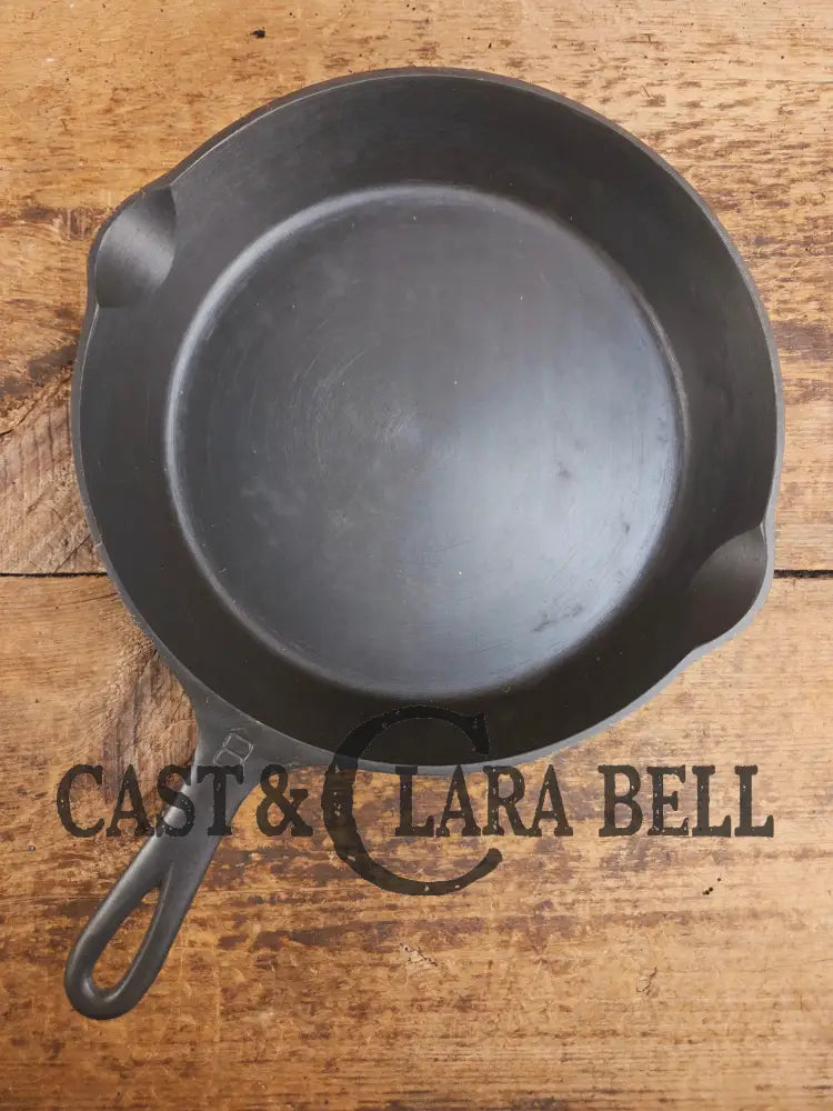 The Classic! Griswold #8 Skillet with Large Block Logo and Smooth Bottom Erie PA USA p/n 704 P - Skillet