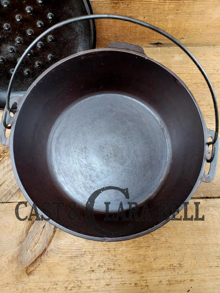 The Dutch Oven That Started It All! Elegant And Unknown ’Clara Bell’ Raised 8 Oven. This One