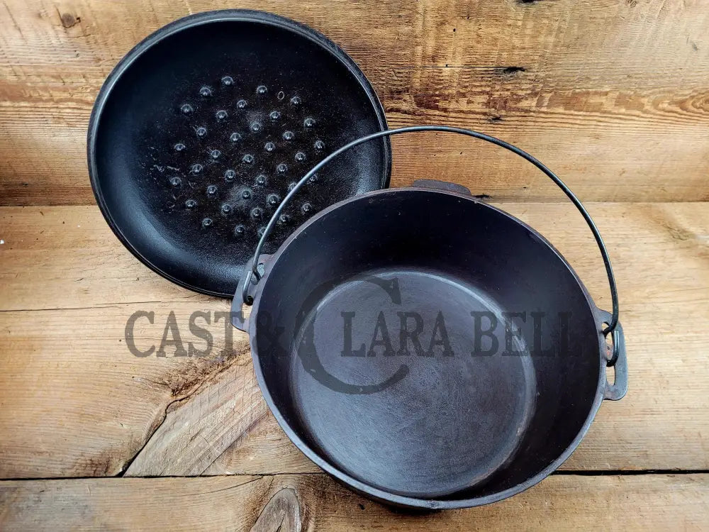 The Dutch Oven That Started It All! Elegant And Unknown ’Clara Bell’ Raised 8 Oven. This One