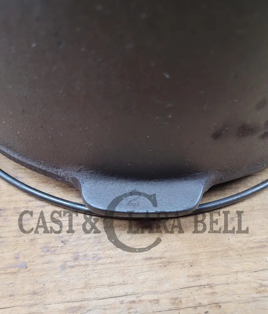 The Dutch Oven That Started It All! Elegant And Unknown ’Clara Bell’ Raised 8 Oven. This One