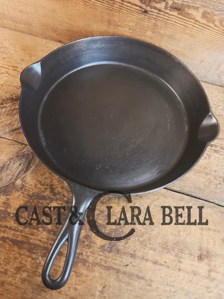 The FIRST series Griswold ever made. 1880’s Griswold ’Erie’ FIRST series #12! They don’t come around often! - Skillet