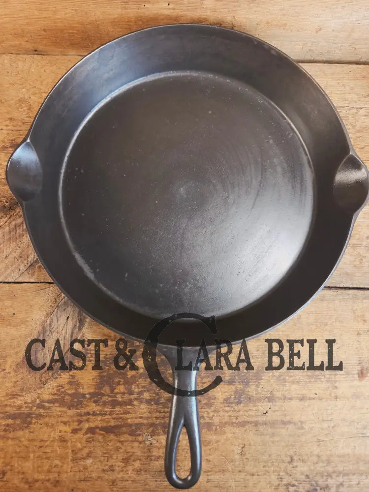 The FIRST series Griswold ever made. 1880’s Griswold ’Erie’ FIRST series #12! They don’t come around often! - Skillet