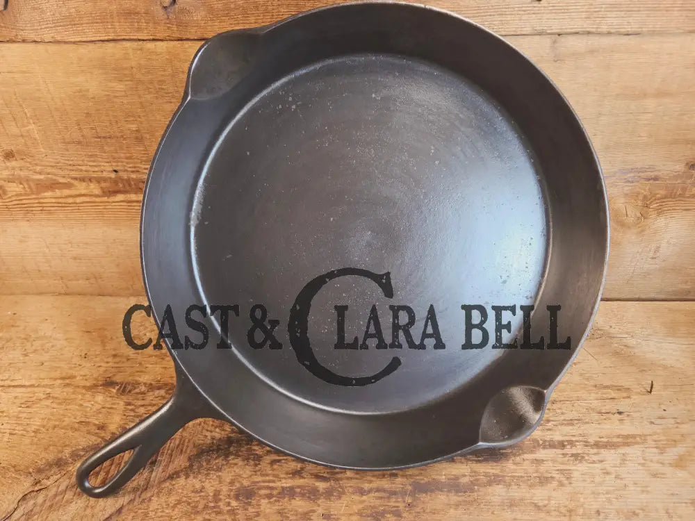 The FIRST series Griswold ever made. 1880’s Griswold ’Erie’ FIRST series #12! They don’t come around often! - Skillet