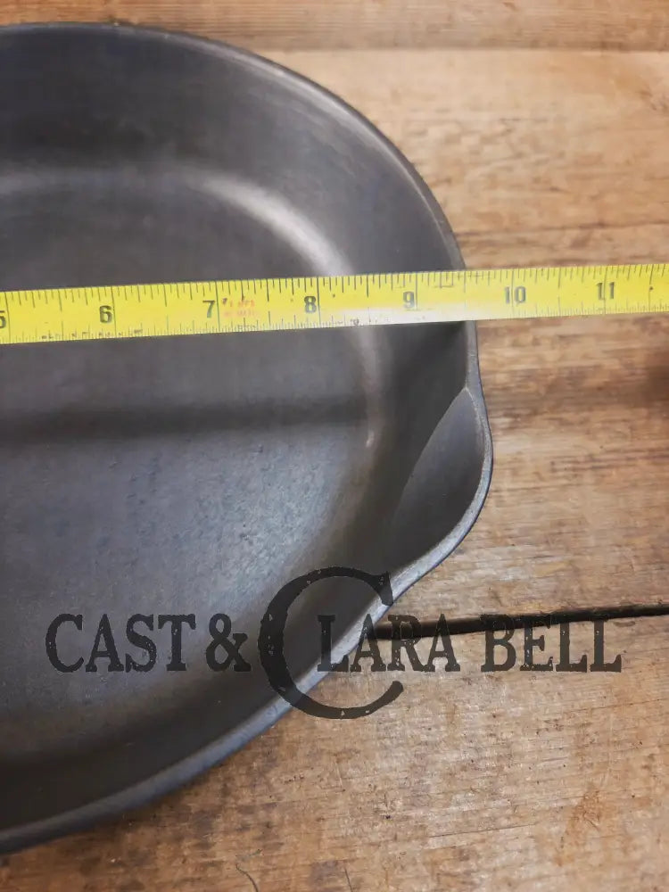 The illusive #7 1930’s Wagner Ware #7 Cast Iron Skillet 1057 Skillet