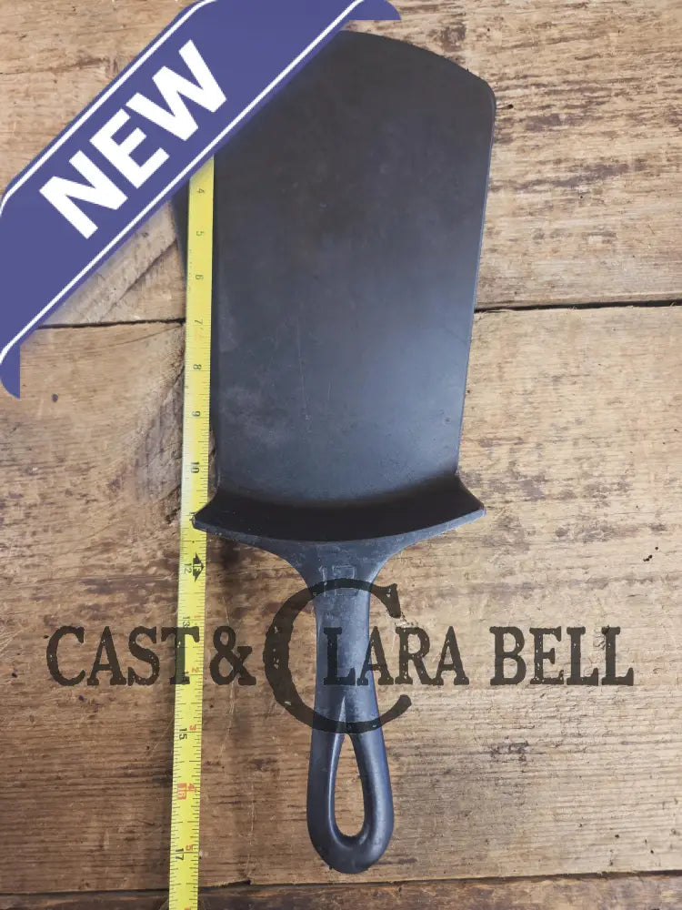The MAC Daddy. Huge Repurposed Griswold Large Block #12 cast iron spatula. WOW almost the size of a pizza peal! Ready