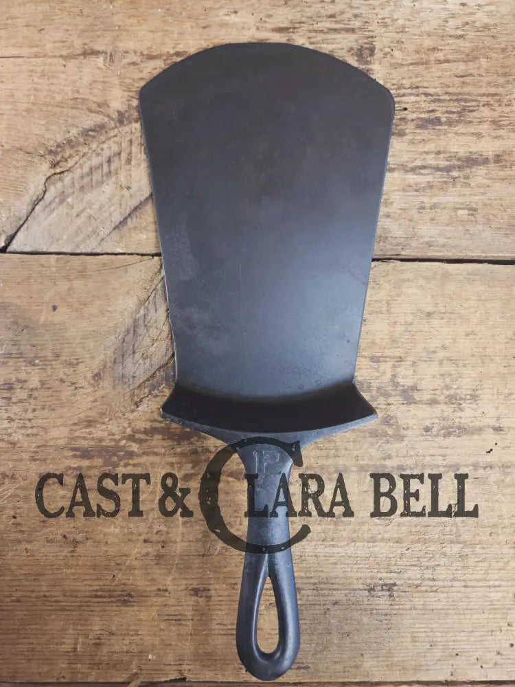 The MAC Daddy. Huge Repurposed Griswold Large Block #12 cast iron spatula. WOW almost the size of a pizza peal! Ready
