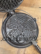 The Premier waffle iron! Griswold No. 18 ’Heart and Star’ (928/928) Waffle Iron (Large Star version). Bailed base.