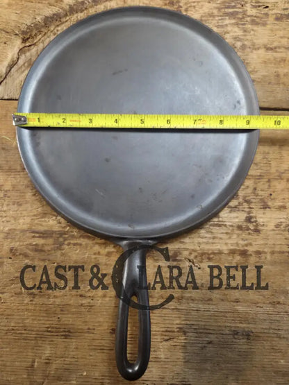 Top seller! 1920’s Wagner Logo #8 Griddle. Great for easy small meals looks GREAT in the kitchen! Griddle
