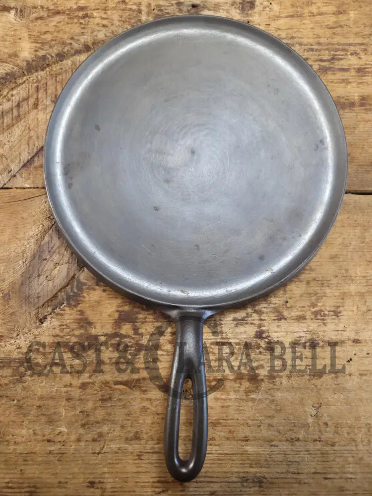 Top seller! 1920’s Wagner Logo #8 Griddle. Great for easy small meals looks GREAT in the kitchen! Griddle