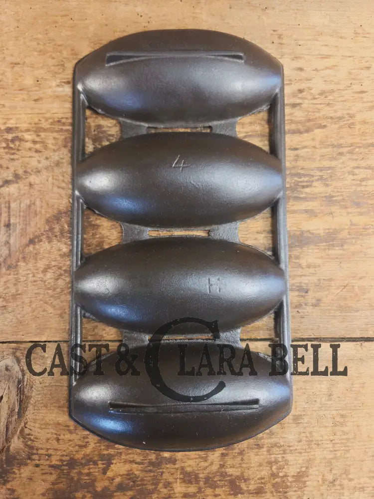 Tough one to find! Early 1900’s Wagner 4 Cup Vienna Pan #4 - H. Makes wonderful rolls & cornbread! Bakeware