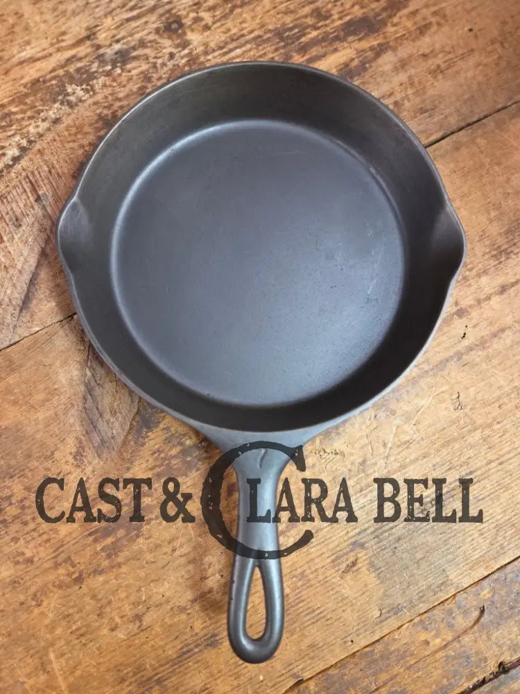 Tough to find! 1920’s era Wagner made National / Wagner Ware dual logo #7 (1357) Center logo cast iron skillet with