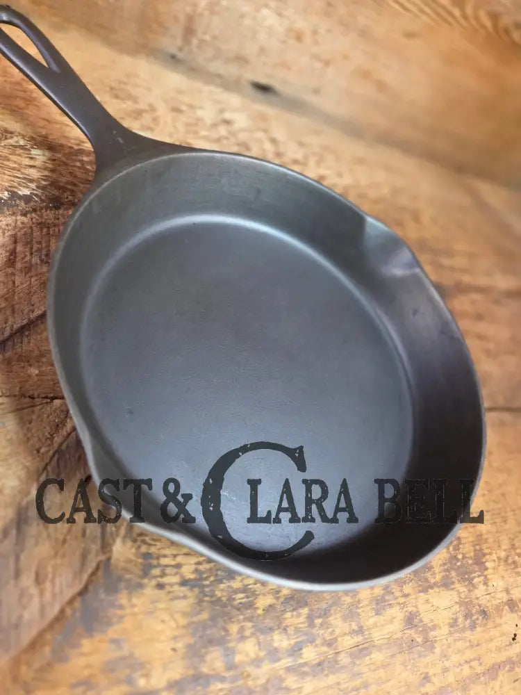 Tough to find! 1920’s era Wagner made National / Wagner Ware dual logo #7 (1357) Center logo cast iron skillet with