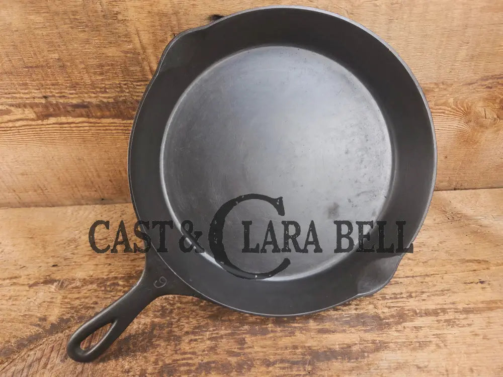 Tough to find! 1920’s era Wagner made National / Wagner Ware dual logo #9 (1359) Center logo cast iron skillet with