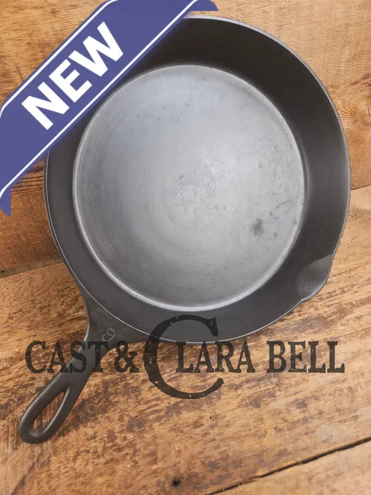 Tough to find! 1920’s era Wagner made National / Wagner Ware dual logo #9 (1359) Center logo cast iron skillet with