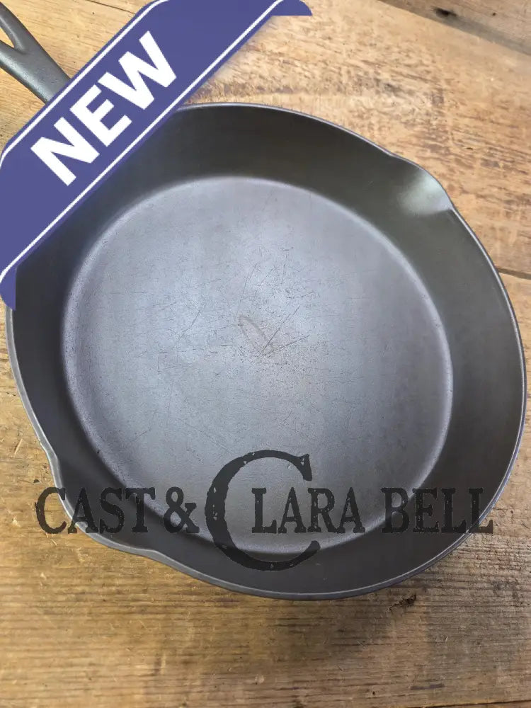 Tough to find! 1920’s era Wagner made National / Wagner Ware dual logo #9 (1359) Center logo cast iron skillet with