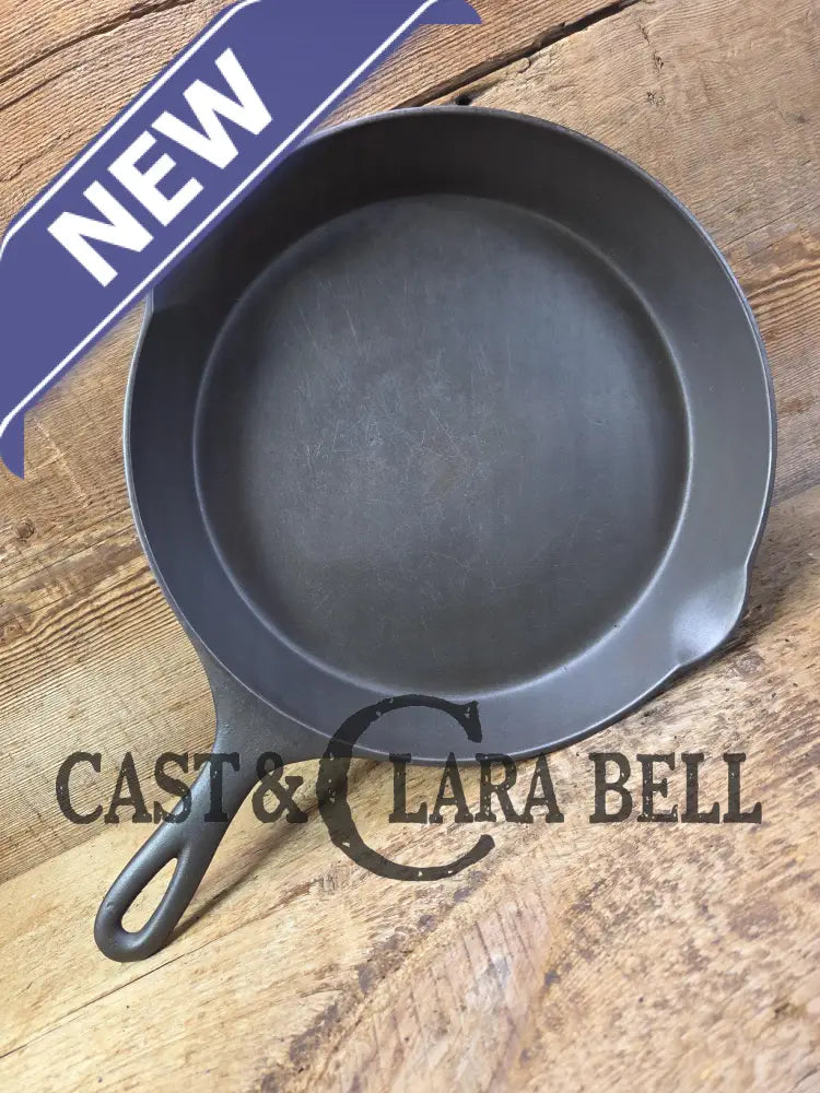 Tough to find! 1920’s era Wagner made National / Wagner Ware dual logo #9 (1359) Center logo cast iron skillet with