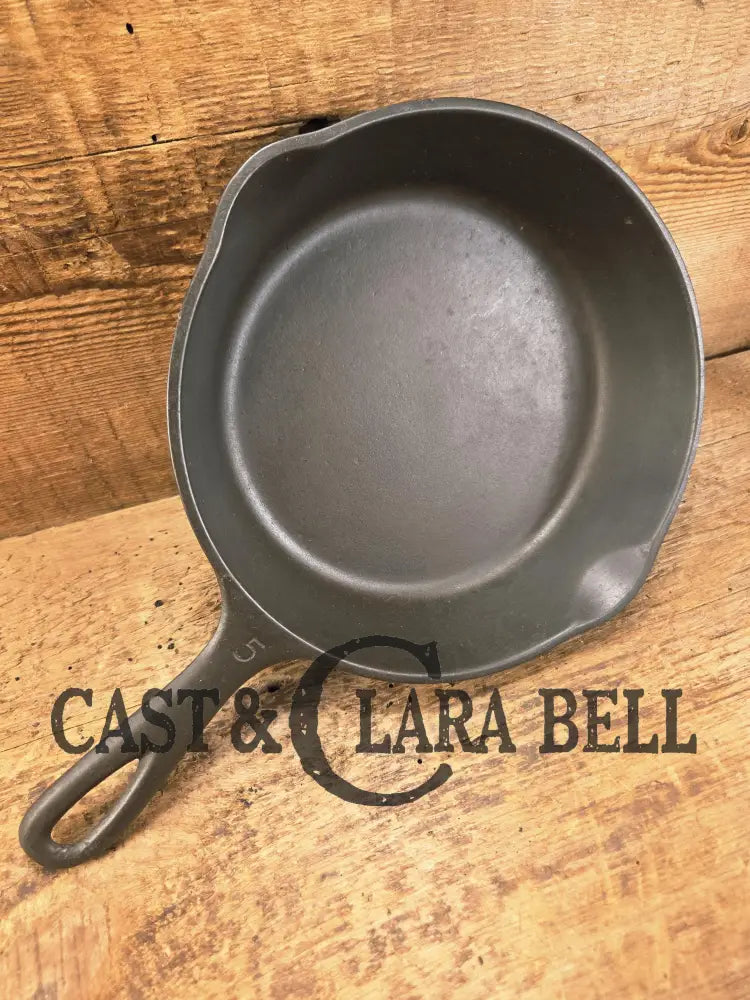 Tough to find! 1924 Wagner Ware Sidney -O- #1055 cast iron skillet. Wonderful saute skillet for sides.