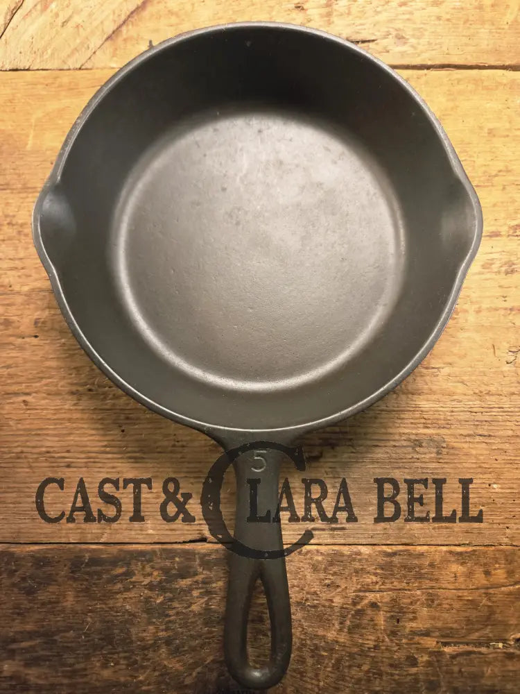 Tough to find! 1924 Wagner Ware Sidney -O- #1055 cast iron skillet. Wonderful saute skillet for sides.