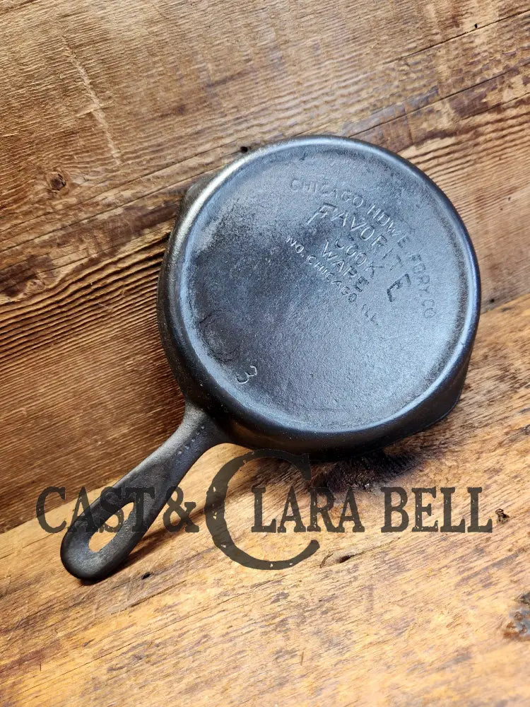 Tough To Find! Classic Egg Skillet! 1920’S Chicago Hardware Favorite #3 Cast Iron Skillet